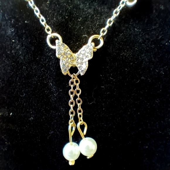 Pearl Gold Butterfly Pendant Necklace Rhinestones 90s Fairycore Dainty Whimsy - Picture 2 of 5